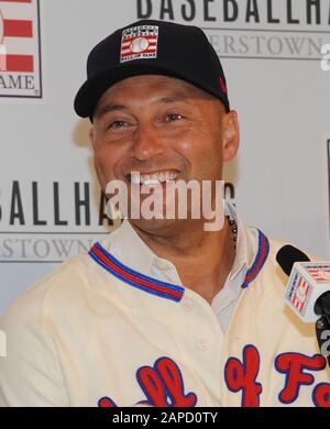 New York, États-Unis. 22 janvier 2020. Association des écrivains de baseball des États-Unis les nouveaux électeurs du Temple de la renommée Derek Jeter s'exprime lors d'une conférence de presse à New York le 22 janvier 2020. Jeter a reçu 99,7 pour cent des voix, ce qui est moins qu'une élection unanime. Photo de George Napolitano/UPI crédit: UPI/Alay Live News Banque D'Images