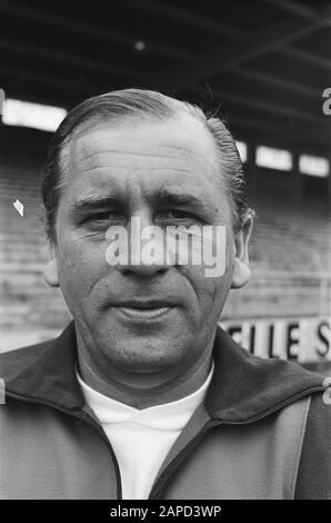 AJAX présente une nouvelle sélection (Amsterdam); nr. 31 écrivains, nr. 32 Haarms (koppen) Date : 13 juillet 1977 lieu : Amsterdam, Noord-Holland mots clés : sport, football Banque D'Images