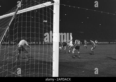 AJAX contre PSV 1-3; moments de jeu Date: 27 mars 1976 mots clés: Sport, football Nom de l'institution: AJAX, PSV Banque D'Images