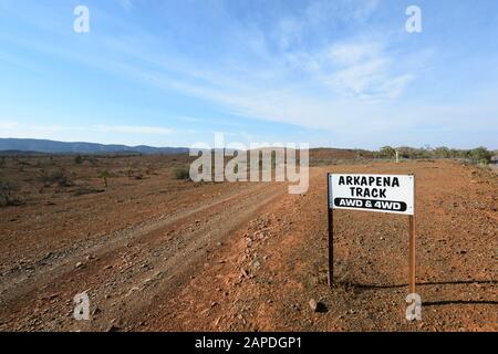 Le circuit de 4 RM Arkapena traverse la nature sauvage, le parc national des Flinders Ranges, Australie méridionale, Australie Banque D'Images