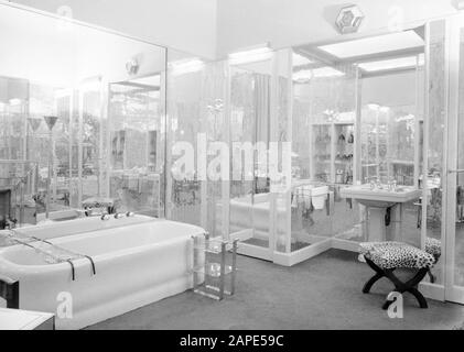 Appartement à Paris Description: Salle de bains de Mme Cartwright à Paris Date: 1936 lieu: France, Paris mots clés: Salles de bains, intérieurs Banque D'Images