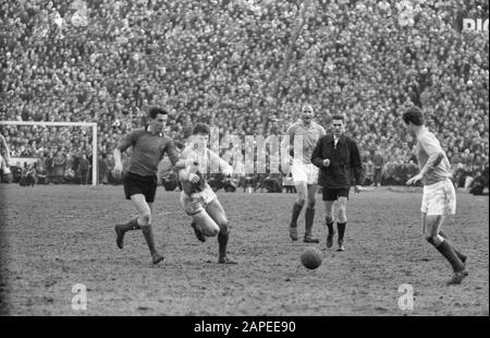 Belgique contre Pays-Bas moment de jeu Date: 1 avril 1962 mots clés: Sport, football Banque D'Images