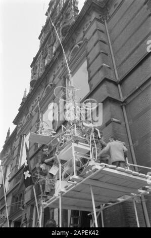 Déménagement au Musée Stedelijk Date: 9 mars 1961 mots clés: Musées Banque D'Images