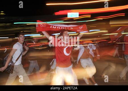 Türkische Fußballlfans, Euro 2008 Vienne - Turque Football Fans, Euro 2008 Vienne Banque D'Images
