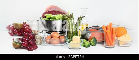 Divers produits de régime Paleo. Concept de régime bas de glucides . Vue de face. Panorama, bannière Banque D'Images