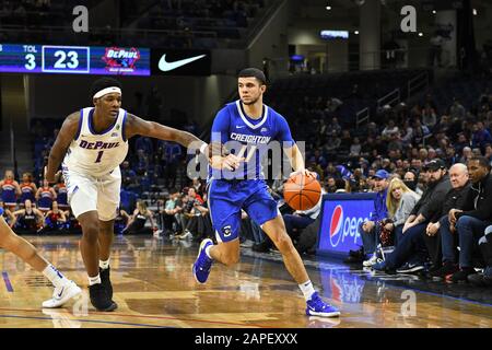 Chicago, Illinois, États-Unis. 22 janvier 2020. Creighton Bluejays Guard Marcus Zegarowski (11) se rendre au panier pendant le match de basket-ball de conférence NCAA Big East entre DePaul vs Creighton à Wintrust Area à Chicago, Illinois. Dean Reid/Csm/Alay Live News Banque D'Images