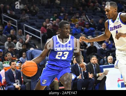 Chicago, Illinois, États-Unis. 22 janvier 2020. Creighton Bluejays forward Damien Jefferson (23) conduit au panier pendant le match de basket-ball de conférence NCAA Big East entre DePaul vs Creighton à Wintrust Area à Chicago, Illinois. Dean Reid/Csm/Alay Live News Banque D'Images