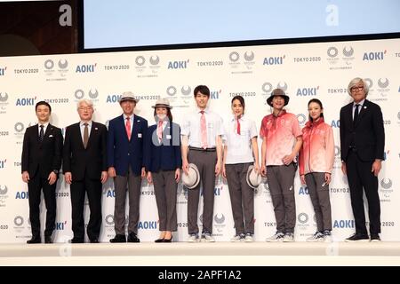 Modèles pose, 23 JANVIER 2020 : les organisateurs des Jeux olympiques et paralympiques de Tokyo de 2020 et son commanditaire AOKI Holdings présentent les uniformes officiels techniques des Jeux olympiques et paralympiques de Tokyo de 2020 à Tokyo, au Japon. Crédit: AFLO SPORT/Alay Live News Banque D'Images