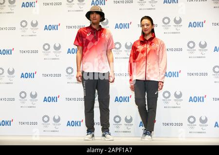 Modèles pose, 23 JANVIER 2020 : les organisateurs des Jeux olympiques et paralympiques de Tokyo de 2020 et son commanditaire AOKI Holdings présentent les uniformes officiels techniques des Jeux olympiques et paralympiques de Tokyo de 2020 à Tokyo, au Japon. Crédit: AFLO SPORT/Alay Live News Banque D'Images