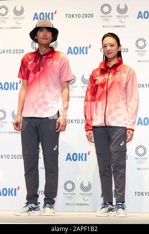 Modèles pose, 23 JANVIER 2020 : les organisateurs des Jeux olympiques et paralympiques de Tokyo de 2020 et son commanditaire AOKI Holdings présentent les uniformes officiels techniques des Jeux olympiques et paralympiques de Tokyo de 2020 à Tokyo, au Japon. Crédit: AFLO SPORT/Alay Live News Banque D'Images