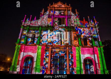 Projection sur la façade des ruines de St Pauls à Macao lors du festival annuel de la lumière de Macao Banque D'Images