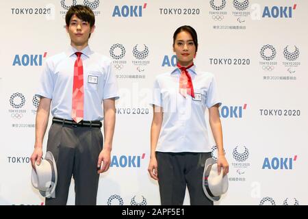 Modèles pose, 23 JANVIER 2020 : les organisateurs des Jeux olympiques et paralympiques de Tokyo de 2020 et son commanditaire AOKI Holdings présentent les uniformes officiels techniques des Jeux olympiques et paralympiques de Tokyo de 2020. Crédit: AFLO SPORT/Alay Live News Banque D'Images