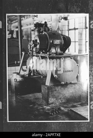 10x15 accident avec un compresseur sauté d'une usine de réfrigération à NVRMI à Rotterdam 29 janvier 1949/Date: 1949 lieu: Rotterdam, Zuid-Holland mots clés: Compresseurs, installations de réfrigération, accidents Banque D'Images