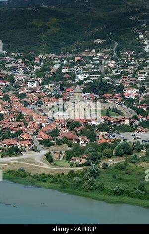 Vue sur la ville de Mtskheta depuis le monastère de Jvari, Géorgie Banque D'Images