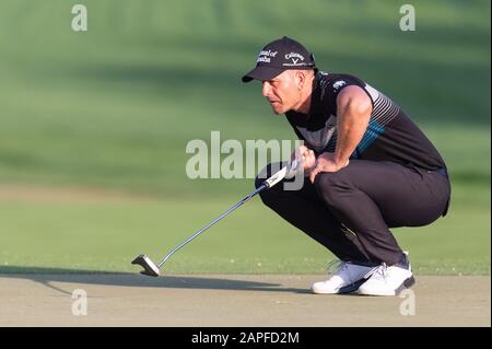 Dubaï, Émirats arabes Unis. 23 janvier 2020. Henrik Stenson, de Suède, encadre un putt sur le dixième green (son premier trou) au cours de la première partie du PGA European Tour Dubai Desert Classic au Emirates Golf Club, Dubaï, Emirats Arabes Unis, le 23 janvier 2020. Photo De Grant Winter. Utilisation éditoriale uniquement, licence requise pour une utilisation commerciale. Aucune utilisation dans les Paris, les jeux ou une seule publication de club/ligue/joueur. Crédit: UK Sports Pics Ltd/Alay Live NewsDubai, Émirats Arabes Unis. 23 janvier 2020. Crédit: Uk Sports Pics Ltd/Alay Live News Banque D'Images