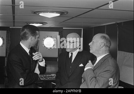 Le maire Samkalden a ouvert un nouveau bâtiment de Cargill Soyabonen Cy à Amsterdam, au cours de la tournée Date: 22 mai 1968 lieu: Amsterdam, Noord-Holland mots clés: Soja, maires, bâtiments, ouvertures, allées Nom personnel: Cargill, Samkalden, Ivo Banque D'Images