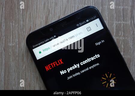 Site Web Netflix affiché sur un smartphone moderne Banque D'Images