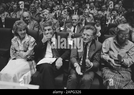 Conseil du Parti de l'ADC à Rotterdam; Lubbers (m) après le discours Date : 4 juin 1988 lieu : Rotterdam, Zuid-Holland mots clés : institution politique Nom : CDA Banque D'Images