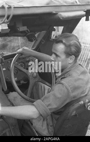 Garoet. Actions De Purification Environnement Tjibatoe Et Wanaradja Description: Chauffeur De Camion Date: 15 Octobre 1947 Lieu: Indonésie, Java, Hollandais East Indies Banque D'Images