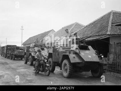 Tour à travers Java Ouest par les Hussars de Boreel, A.O. radio car (voiture de cinéma) Description: Collection photo collection Service pour les contacts de l'armée Indonésie, photo numéro 15789 Date: Mars 13 1948 lieu: Indonésie, Pays-Bas East Indies Banque D'Images