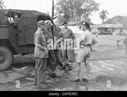 Tour à travers Java Ouest des Hussars de Boreel, A.O. radio car (voiture de cinéma) Description: Collection photo collection Service pour les contacts de l'armée Indonésie, photo numéro 15783 Date: 13 Mars 1948 lieu: Indonésie, Pays-Bas East Indies Banque D'Images