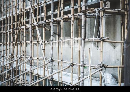 Échafaudage en bambou sur le chantier - Banque D'Images