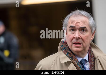 Londres 22 janv. 2020 Geoffrey Cox MP PC Procureur général quitte la Chambre des communes à la suite du crédit du PMQ : Ian Davidson/Alay Live News Banque D'Images