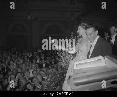 Concert de Maria Callas dans le Concertgebouw à Amsterdam, Maria Callas Merci pour les applaudissements Date: 11 juillet 1959 Banque D'Images