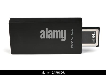 De nouvelles données et de la carte mémoire utilisée dans le lecteur vidéo photo produits pour le stockage haute vitesse de contenu sur fond blanc. Photo haute résolution. Profondeur totale Banque D'Images