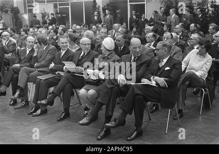 Exposition City Hall concurrence Amsterdam ouvert au RAI Description: Invités Date: 21 mars 1969 lieu: Amsterdam, Noord-Holland mots clés: Invité, expositions Nom de l'institution: RAI Banque D'Images