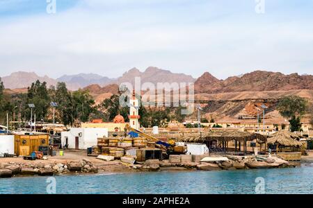 Port rustique de taudis sur les rives de la mer Rouge à Charm El Sheikh Egypte Banque D'Images