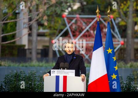 Emmanuel Macron bei der Einweihung des Kriegsdenkmals für Frankreich (OPEX) im Eugénie-Djendi-Garten im André-Citroën-Park. Paris, 11.11.2019 Banque D'Images