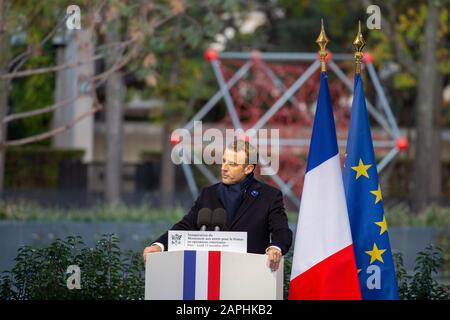 Emmanuel Macron bei der Einweihung des Kriegsdenkmals für Frankreich (OPEX) im Eugénie-Djendi-Garten im André-Citroën-Park. Paris, 11.11.2019 Banque D'Images