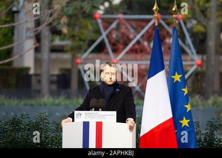 Emmanuel Macron bei der Einweihung des Kriegsdenkmals für Frankreich (OPEX) im Eugénie-Djendi-Garten im André-Citroën-Park. Paris, 11.11.2019 Banque D'Images