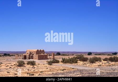 Jordanie. Le site classé au patrimoine mondial de l'UNESCO du petit fort du désert Qasr Al Amra du 8ème siècle dont le but principal était un oasis de chasse, hôtel et maison de bain. Banque D'Images