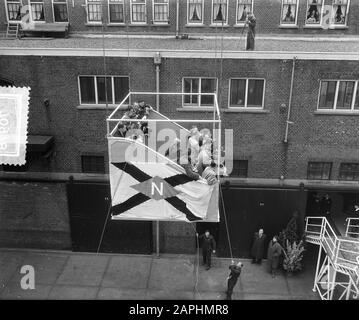 Visitez Swedish Royal Paar Amsterdam, premier jour, visitez Mme Orange aux Pays-Bas Date: 26 avril 1955 lieu: Amsterdam, Noord-Holland mots clés: Visites, couples royaux Nom de l'institution: MS Orange Banque D'Images