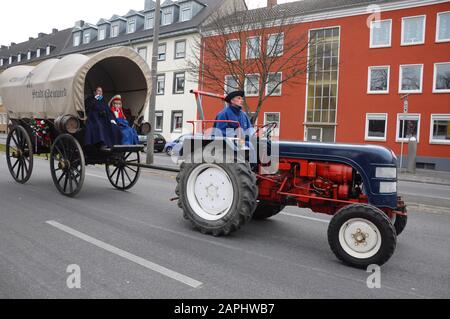 Neuwied, Allemagne 11 Février 2013. Le carnaval allemand annuel, Rosenmontag (anglais: Rose lundi) a lieu le lundi Shrove avant le mercredi des cendres, Banque D'Images