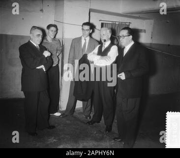 Maire Dailly à l'association de tennis de table AVGA Date: 22 novembre 1955 mots clés: Maires, associations de tennis de table Nom personnel: Ailly, Arnold Jan d' Banque D'Images