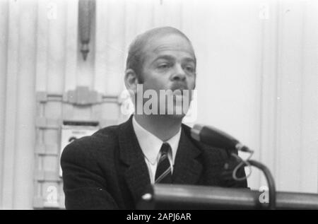 Débat deuxième chambre sur la libération Trois van Breda, Bas de Gaay Fortman (PPR), titre Date : 29 février 1972 mots clés : débats, communiqués Nom personnel : trois van Breda, Gaay Fortman, Bas de Banque D'Images