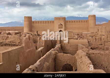 Vestiges du fort médiéval de Rayen en Iran Banque D'Images