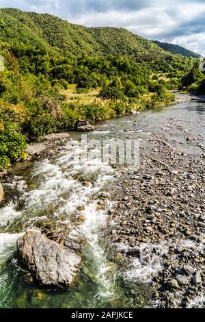 Rivière Ōtaki, Parc Forestier De Tararua, Ōtaki Forks, Île Du Nord, Nouvelle-Zélande Banque D'Images