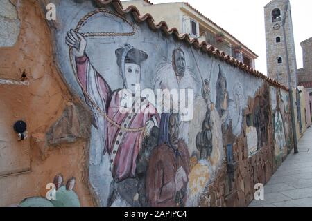 Une photo murale représentant les Mamuthones et les Issohadores, en Sardaigne, en Italie Banque D'Images