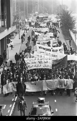 Manifestation pour les 182 Marocains à Utrecht; manifestation sommaire Date : 16 septembre 1978 lieu : Maroc, Utrecht mots clés : manifestations Banque D'Images