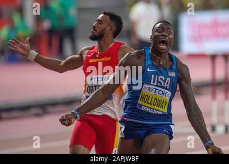 Doha - QATAR - 0CT 2: Grant Holloway des États-Unis traversant la ligne de finition pour gagner la finale des haies 110 m hommes au cours du cinquième jour de la 17ème IAF World Ath Banque D'Images