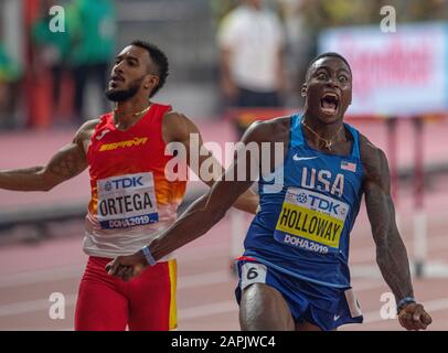 Doha - QATAR - 0CT 2: Grant Holloway des États-Unis traversant la ligne de finition pour gagner la finale des haies 110 m hommes au cours du cinquième jour de la 17ème IAF World Ath Banque D'Images