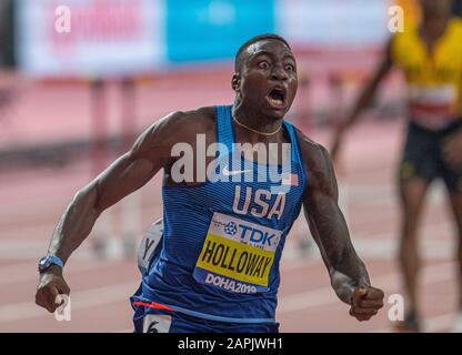 Doha - QATAR - 0CT 2: Grant Holloway des États-Unis traversant la ligne de finition pour gagner la finale des haies 110 m hommes au cours du cinquième jour de la 17ème IAF World Ath Banque D'Images