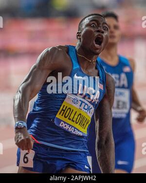 Doha - QATAR - 0CT 2: Grant Holloway des États-Unis traversant la ligne de finition pour gagner la finale des haies 110 m hommes au cours du cinquième jour de la 17ème IAF World Ath Banque D'Images