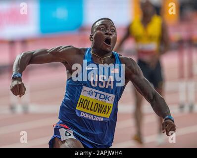 Doha - QATAR - 0CT 2: Grant Holloway des États-Unis traversant la ligne de finition pour gagner la finale des haies 110 m hommes au cours du cinquième jour de la 17ème IAF World Ath Banque D'Images