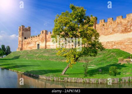 Murs de la ville de Castelfranco Veneto, Trévise, Italie Banque D'Images