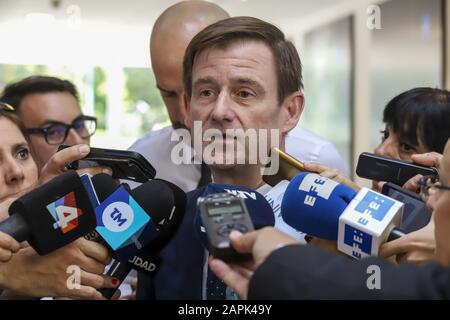 Montevideo, Uruguay. 23 janvier 2020. Sous-secrétaire DAVID HALE après sa rencontre avec le président élu Luis Lacalle Pou à Montevideo. Sous la direction du Secrétaire d'État aux affaires politiques, David Hale s'est rendu en Uruguay pour discuter des possibilités de renforcer les relations bilatérales sous la nouvelle administration uruguayenne, le soutien à la démocratie au Venezuela et le développement économique régional. Crédit: Mauricio Zina/Zuma Wire/Alay Live News Banque D'Images